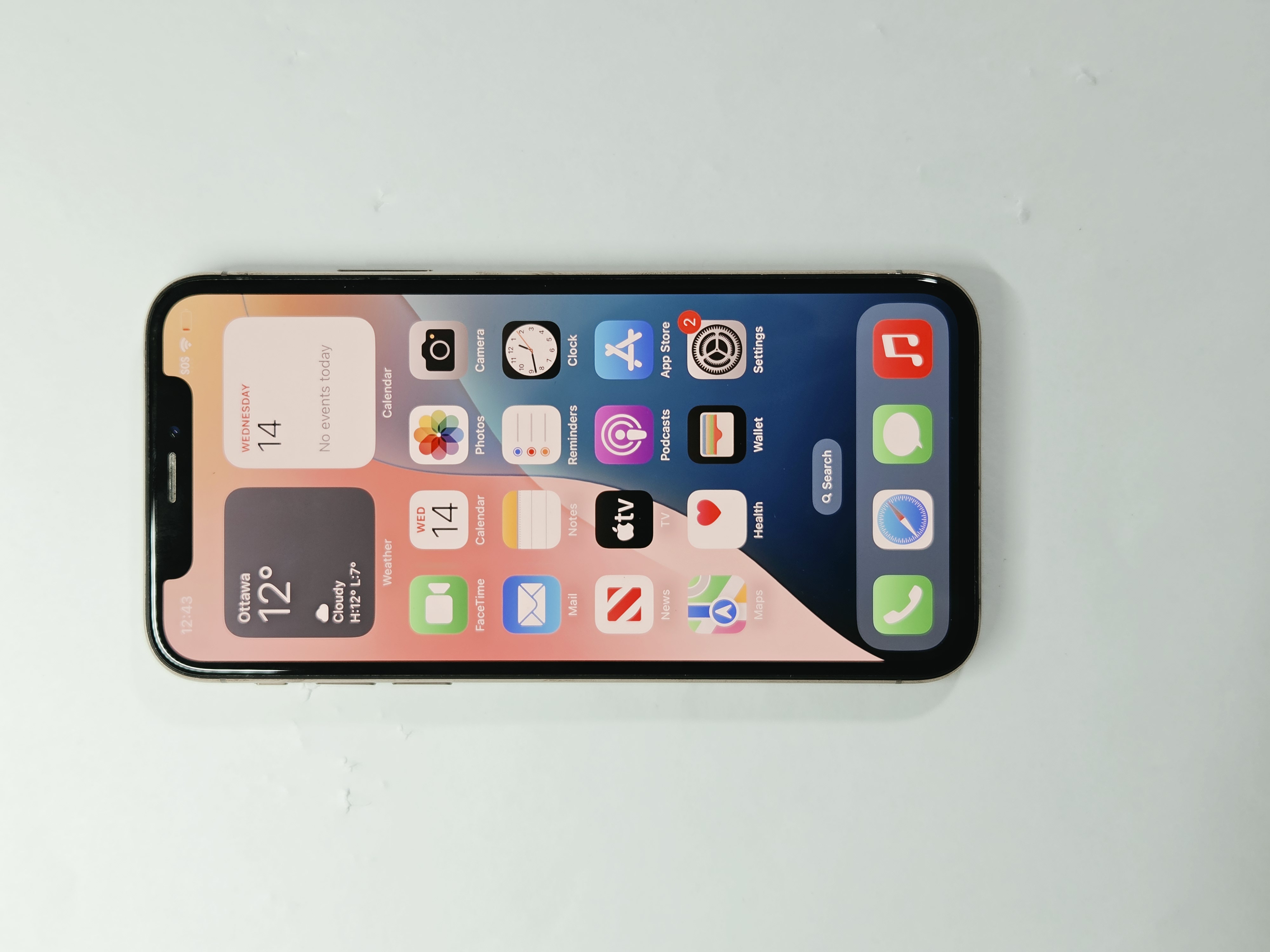 iPhone XS · Gold · 64 GB · Used · Like New · Battery Health: 96% · Known Unrepaired Damage — photo 2 of 4
