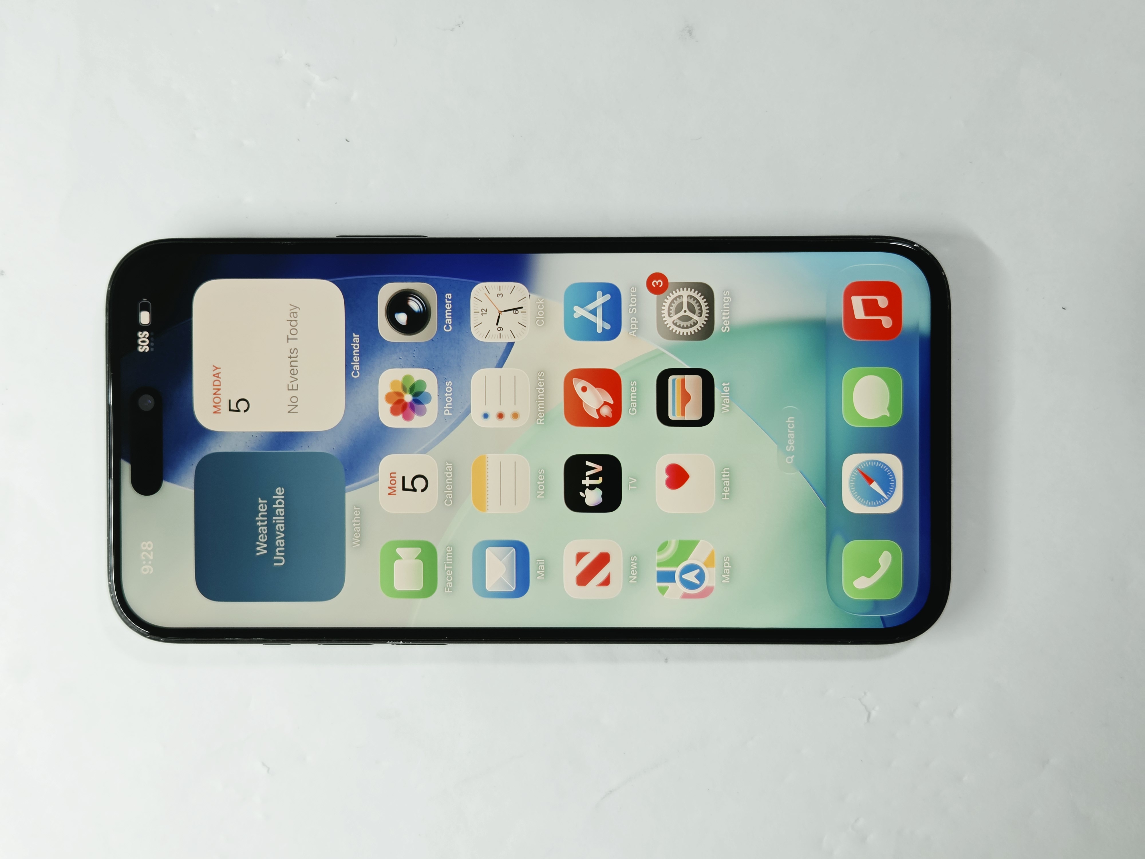 iPhone 15 Plus · Black · 128 GB · Used · Excellent · Battery Health: 86% · Refurbished — photo 2 of 4