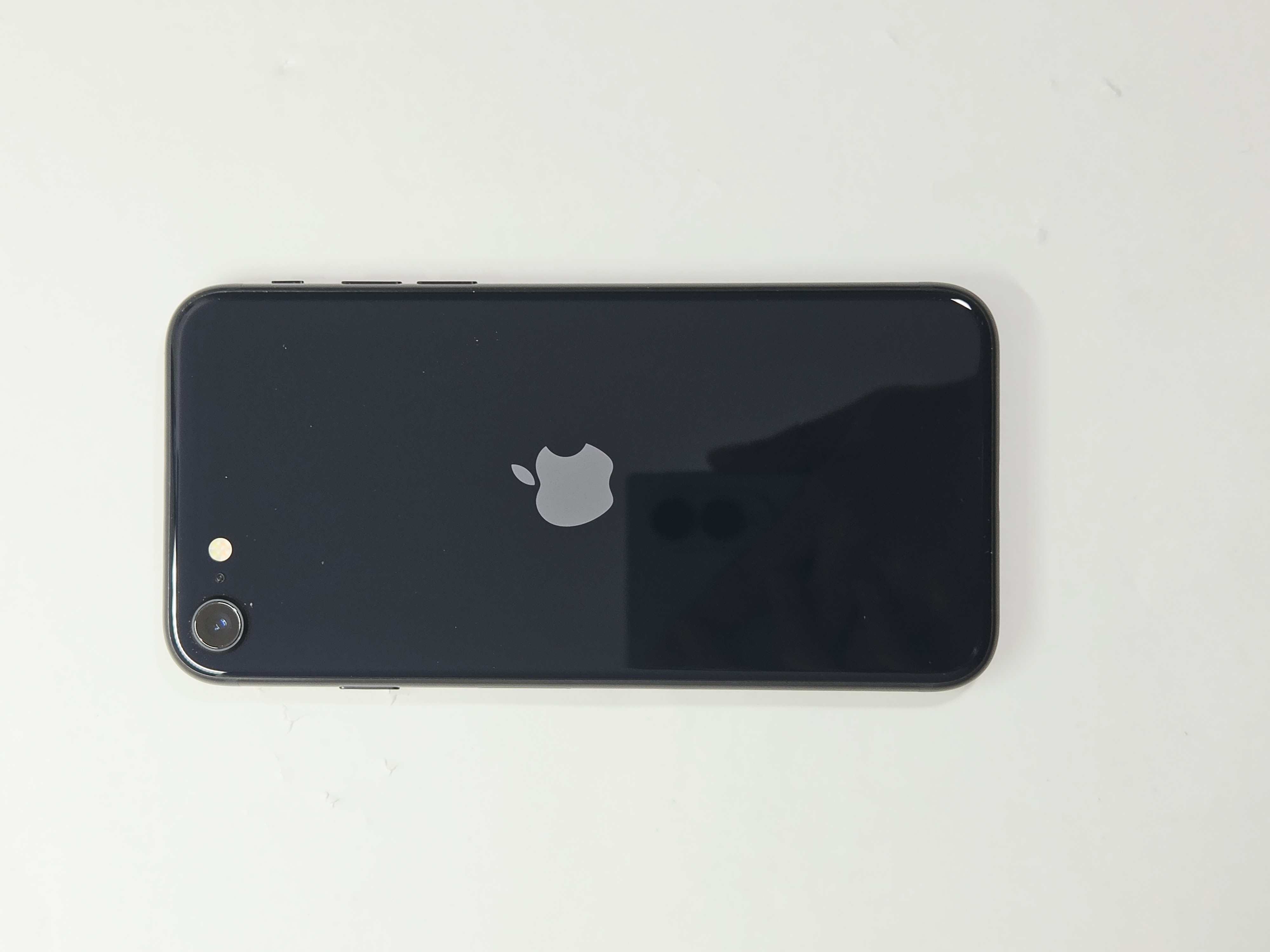 iPhone SE (2022)