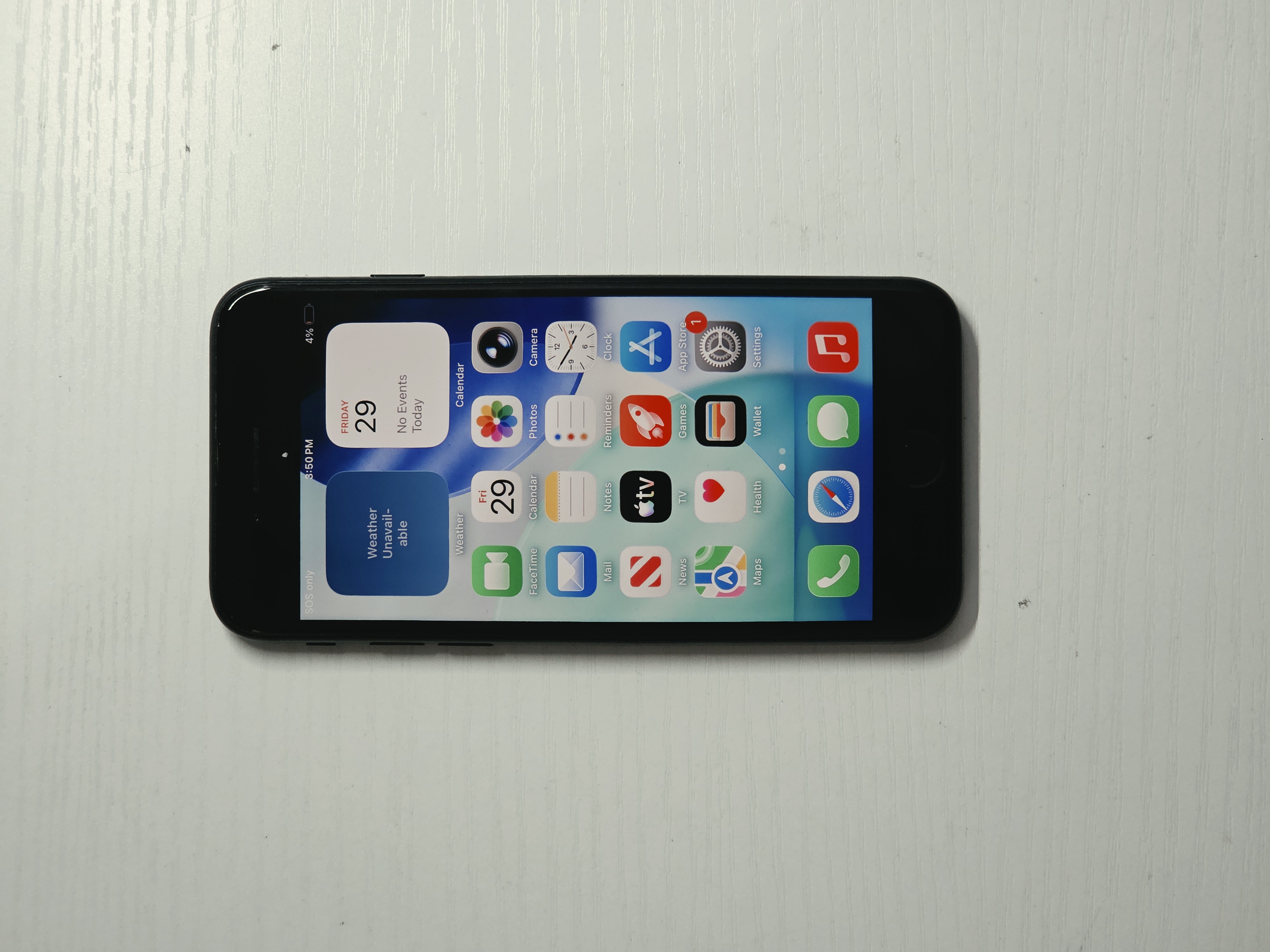 iPhone SE (2022) · Black · 128GB · Used · Like New · Battery Health: 88% — photo 2 of 4