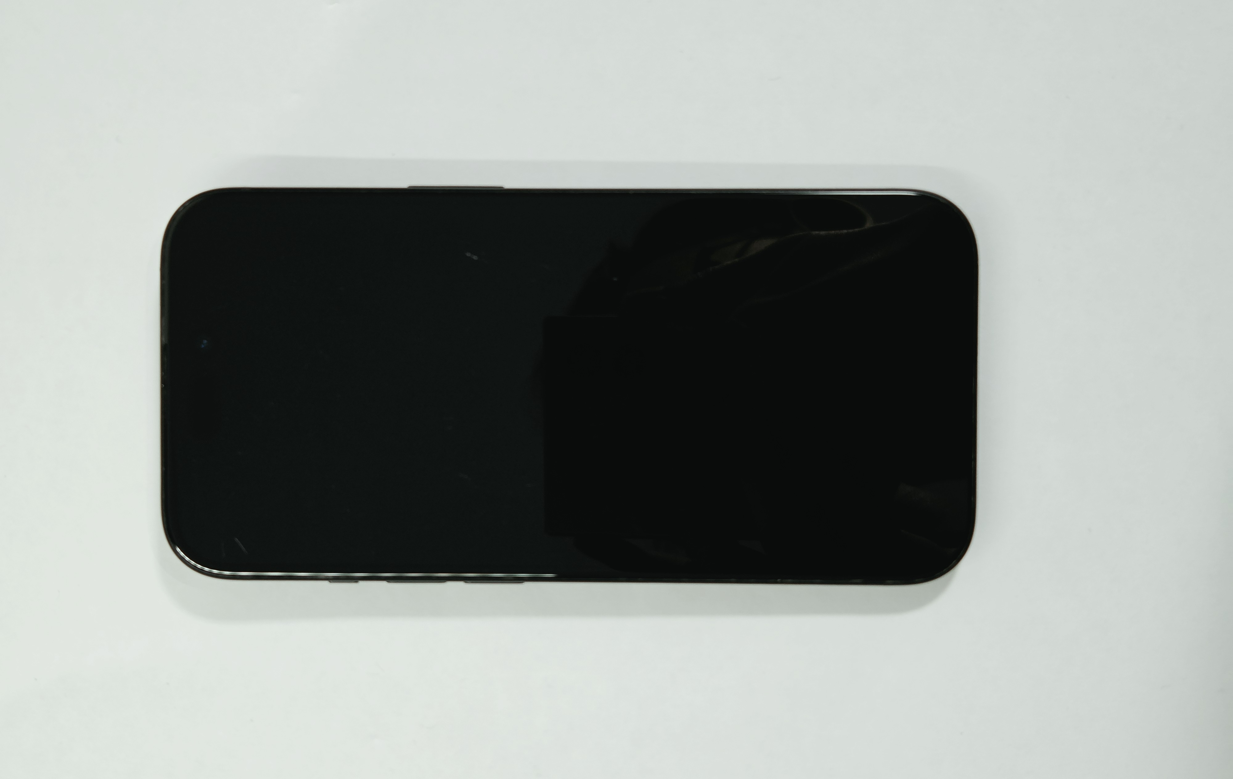 iPhone 15 · Black · 128 GB · Used · Excellent · Battery Health: 84% — photo 4 of 4