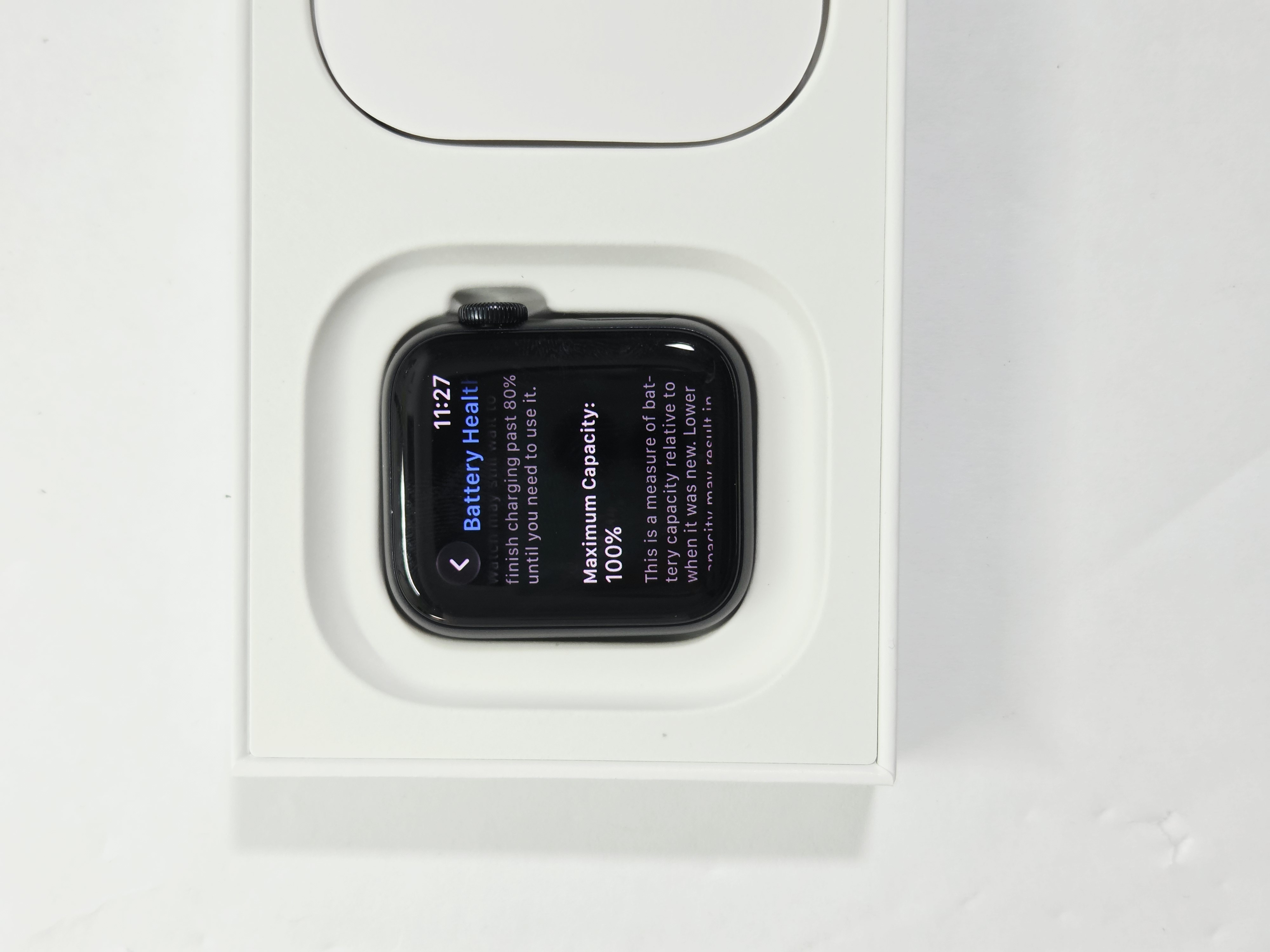 Apple Watch SE (3rd Generation) · Midnight · 64 GB · Used · Like New · Battery Health: 100% — photo 3 of 4