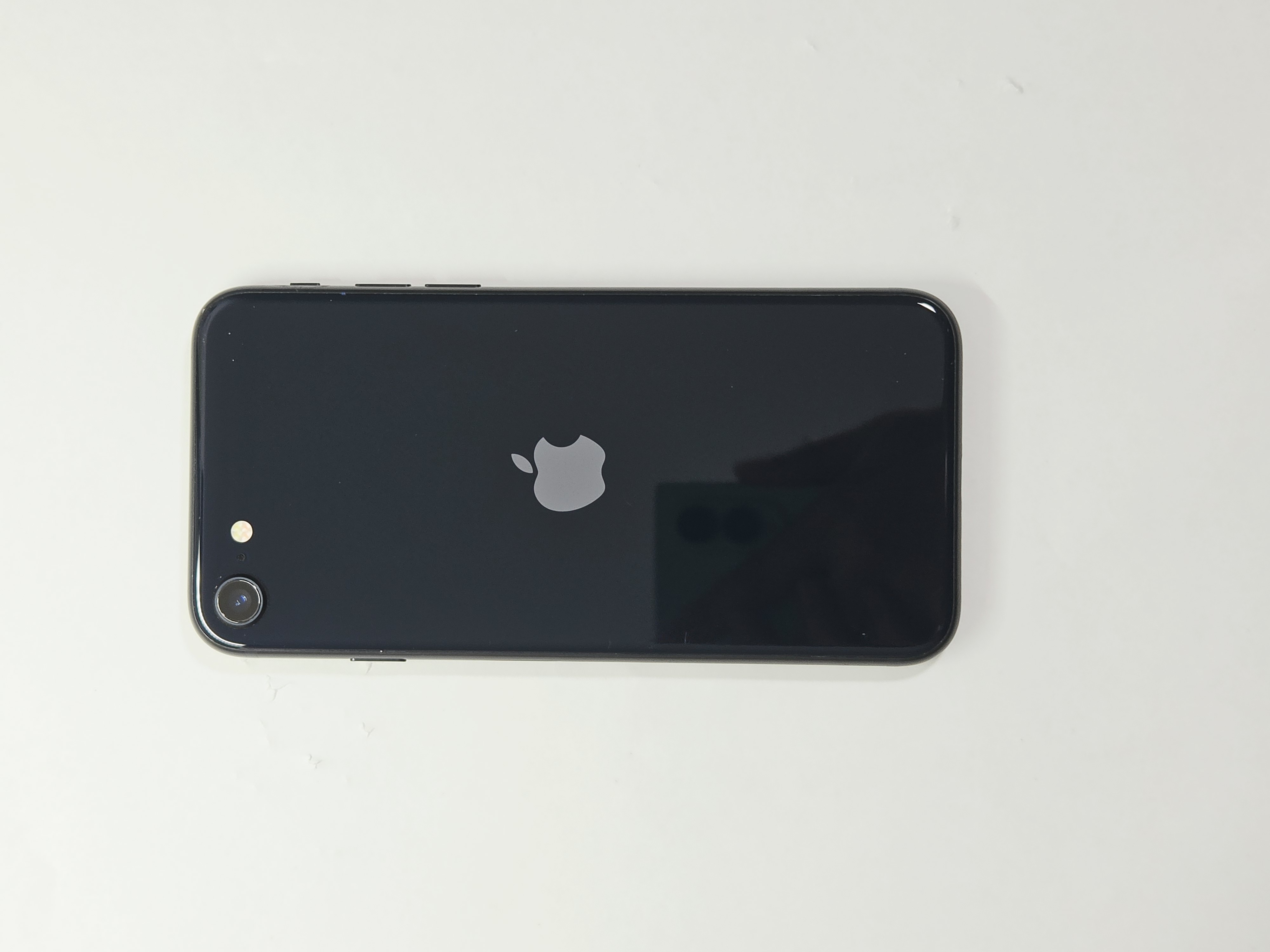 iPhone SE (2022)