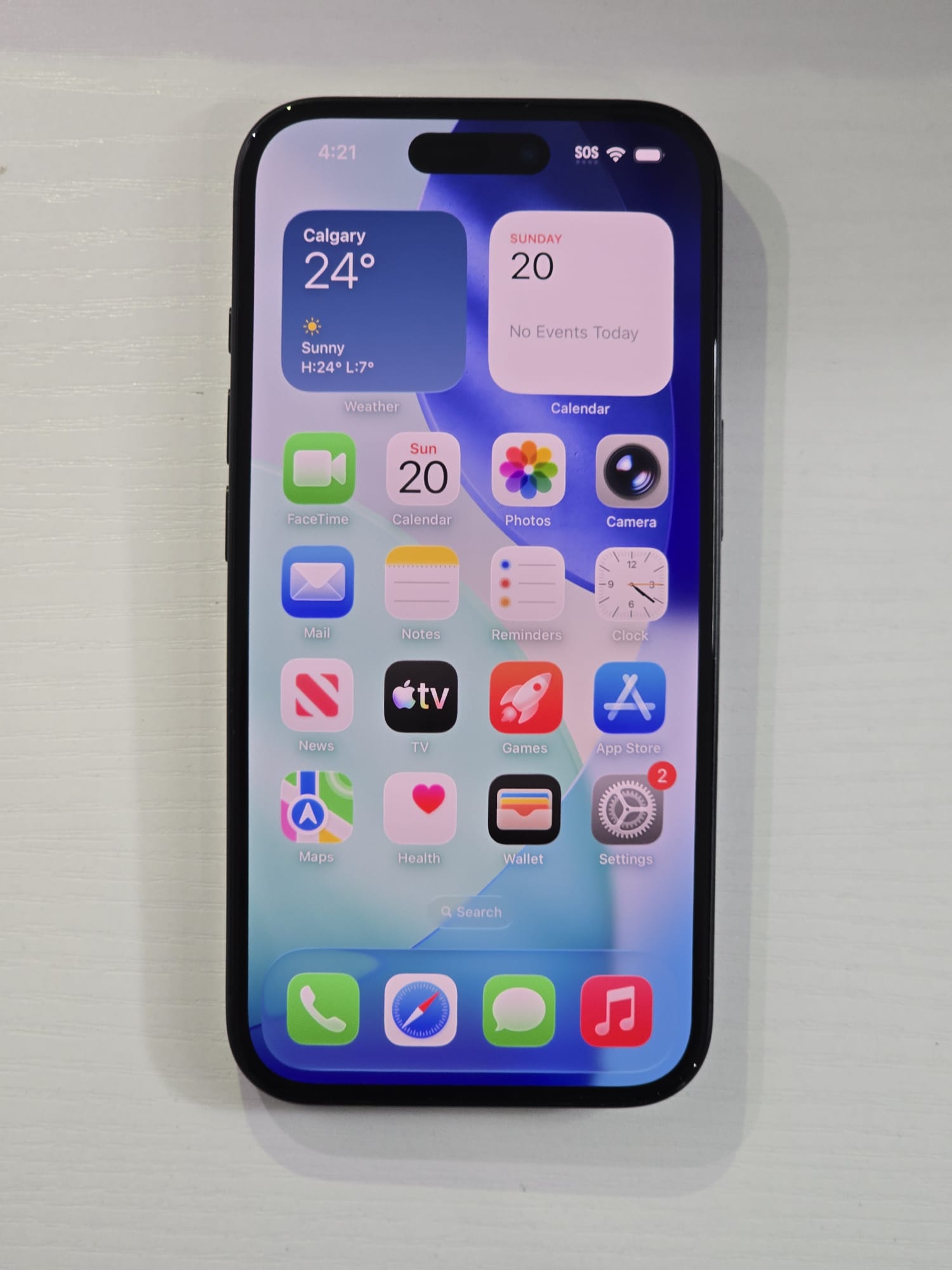 iPhone 16 · Black · 128GB · Used · Excellent · Battery Health: 90% · Refurbished — photo 4 of 4
