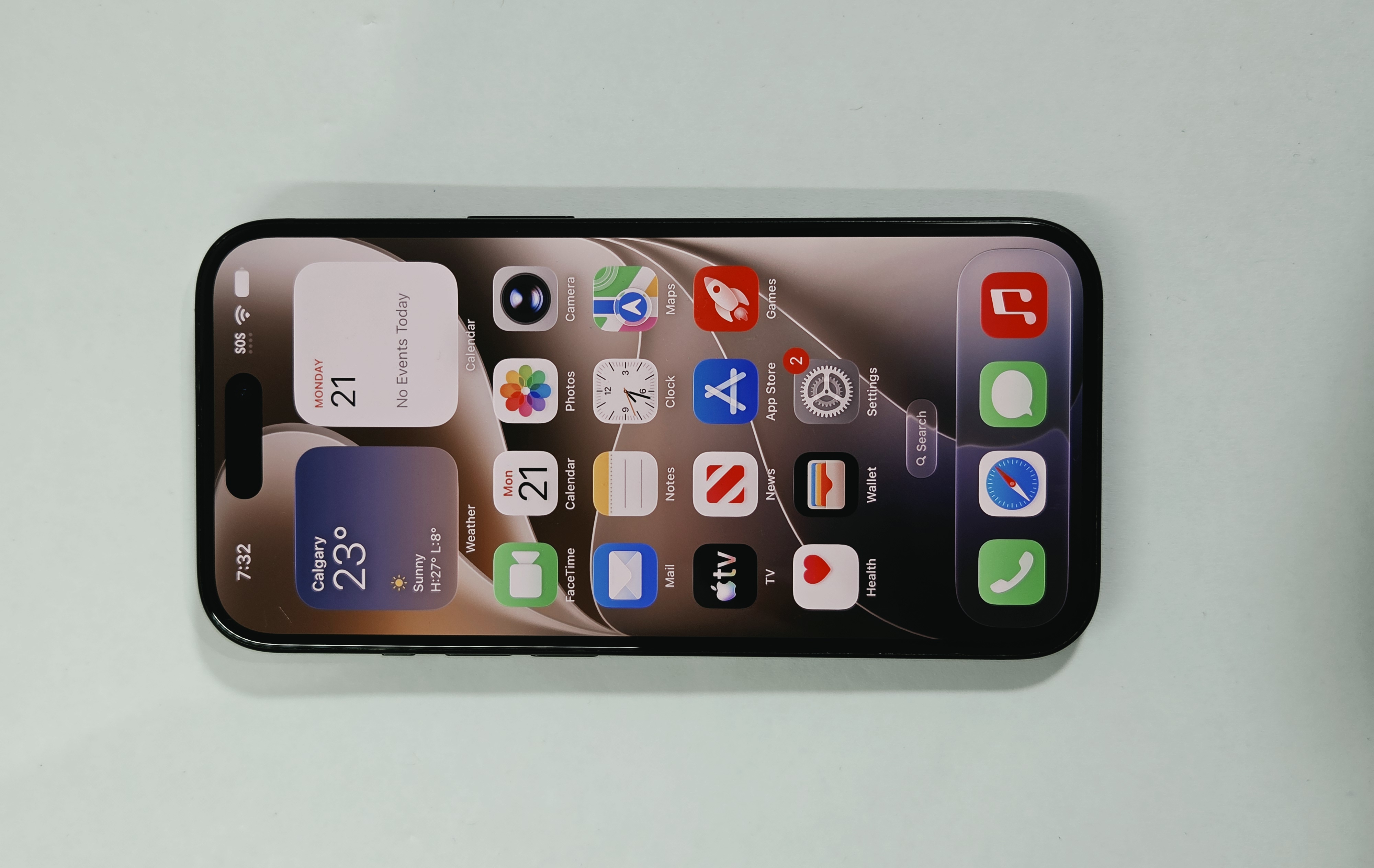 iPhone 15 · Black · 128 GB · Used · Excellent · Battery Health: 84% — photo 2 of 4