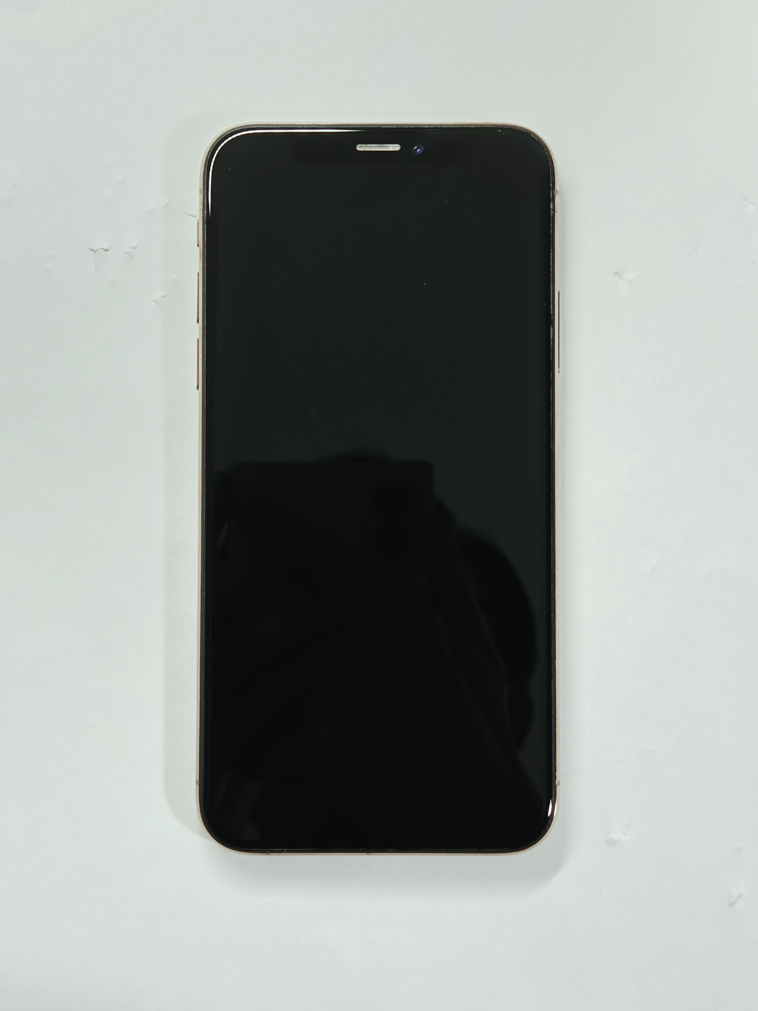 iPhone XS · Gold · 64 GB · Used · Like New · Battery Health: 96% · Known Unrepaired Damage — photo 4 of 4