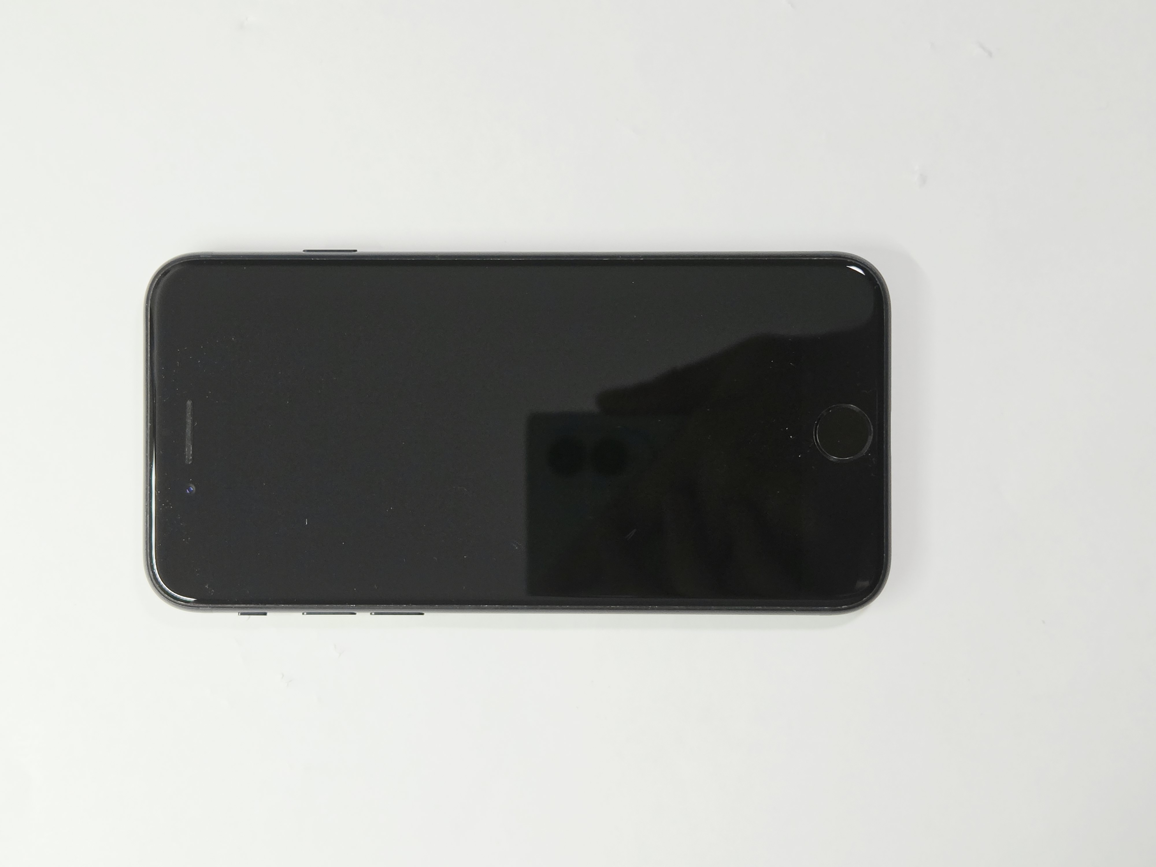 iPhone SE (2022) · Midnight · 128 GB · Used · Excellent · Battery Health: 99% — photo 4 of 4