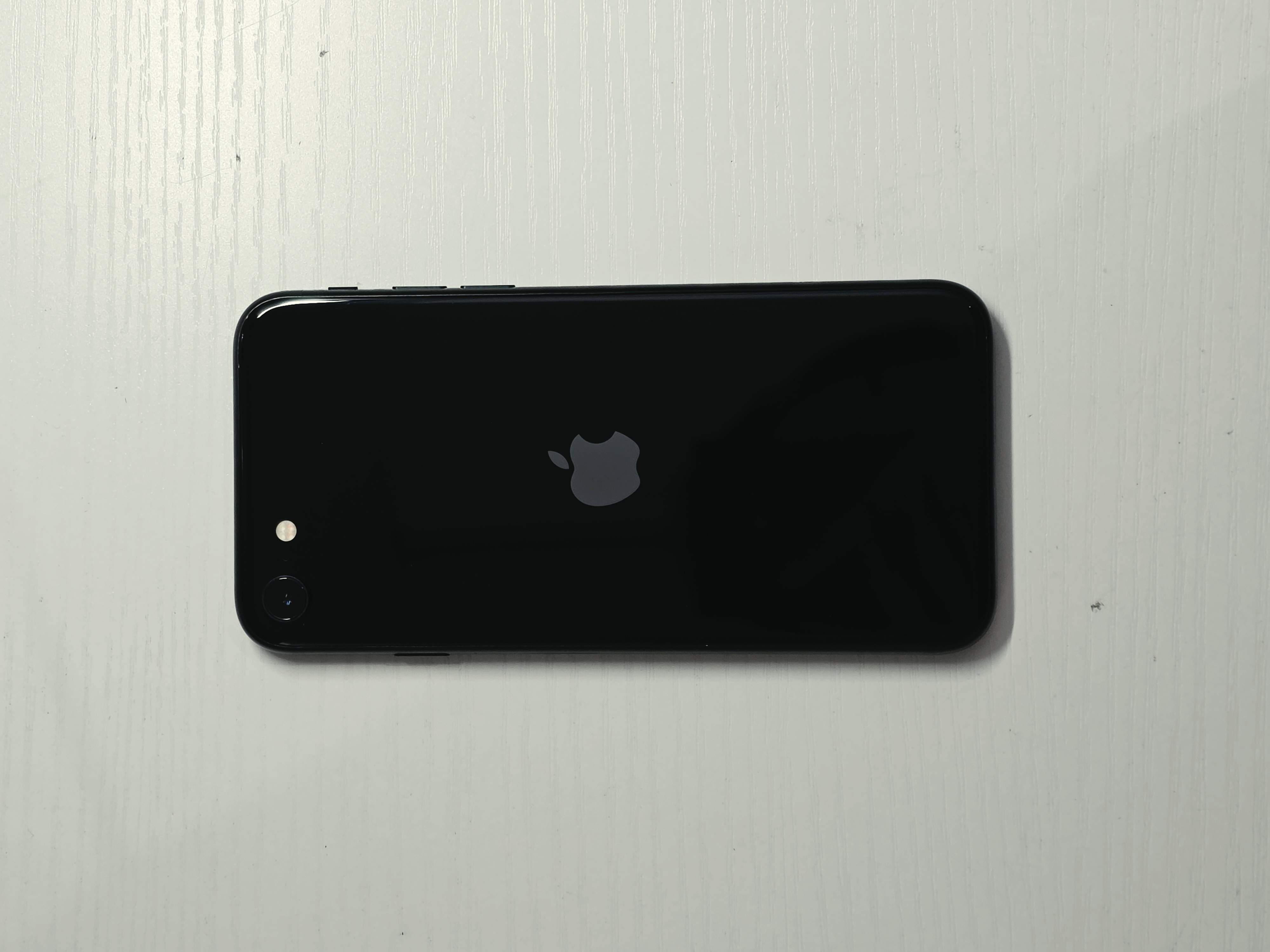 iPhone SE (2022)