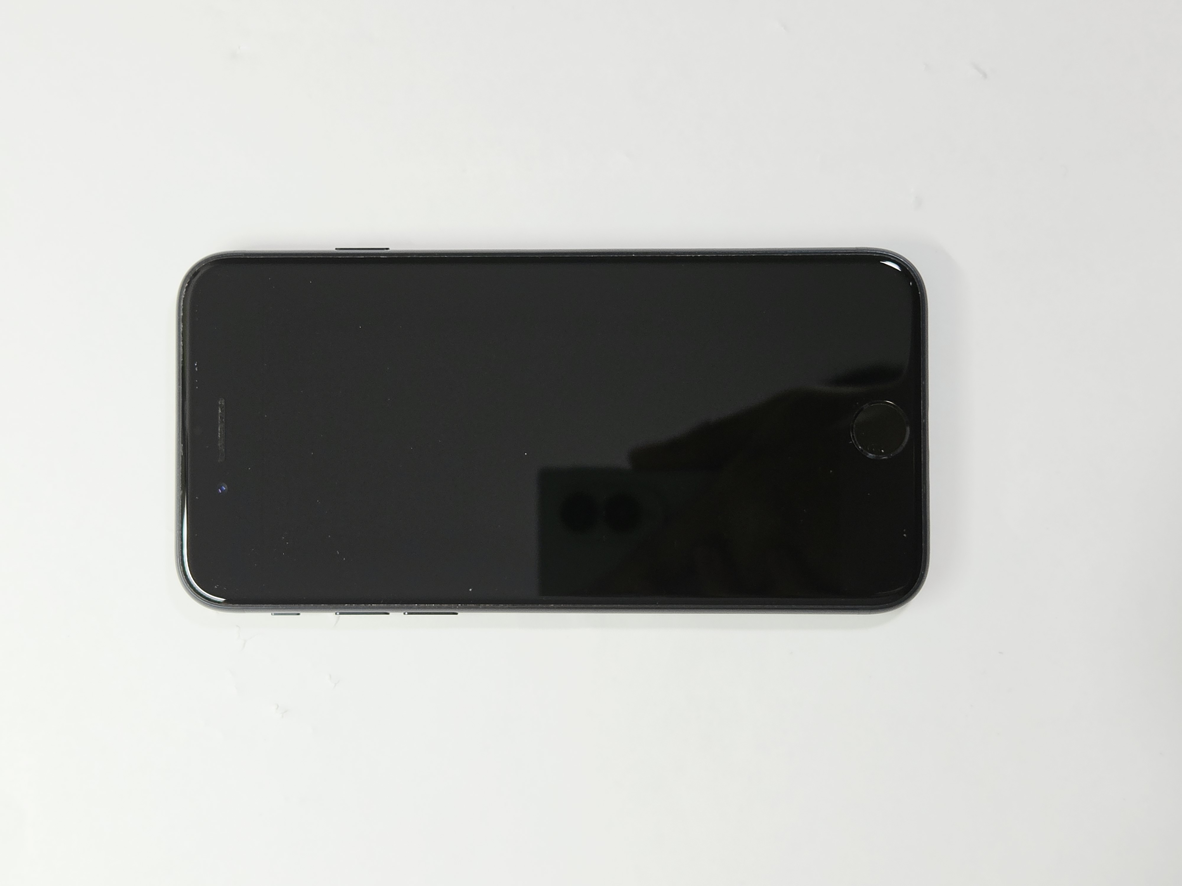 iPhone SE (2022) · Midnight · 128 GB · Used · Like New · Battery Health: 94% — photo 4 of 4