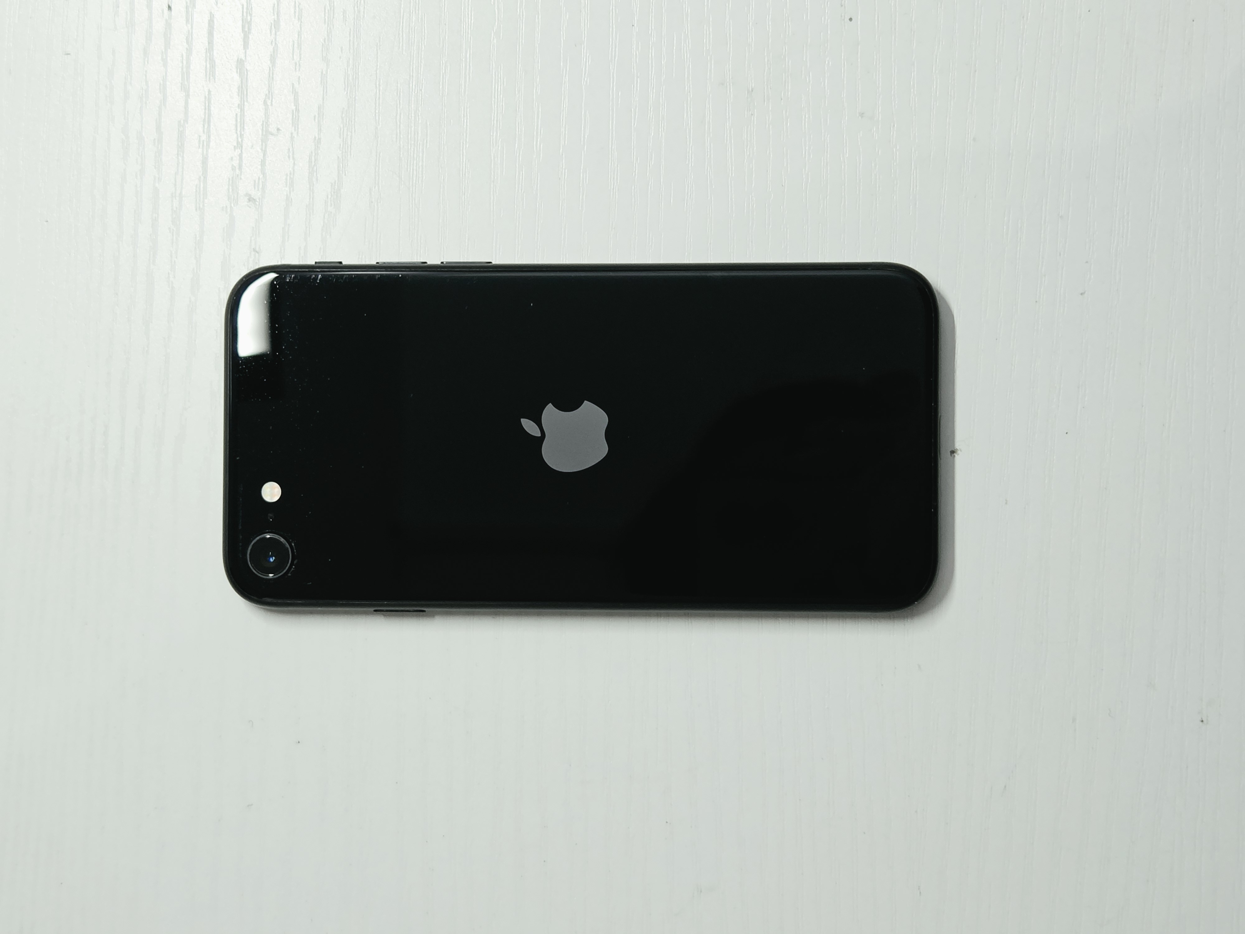 iPhone SE (2022)