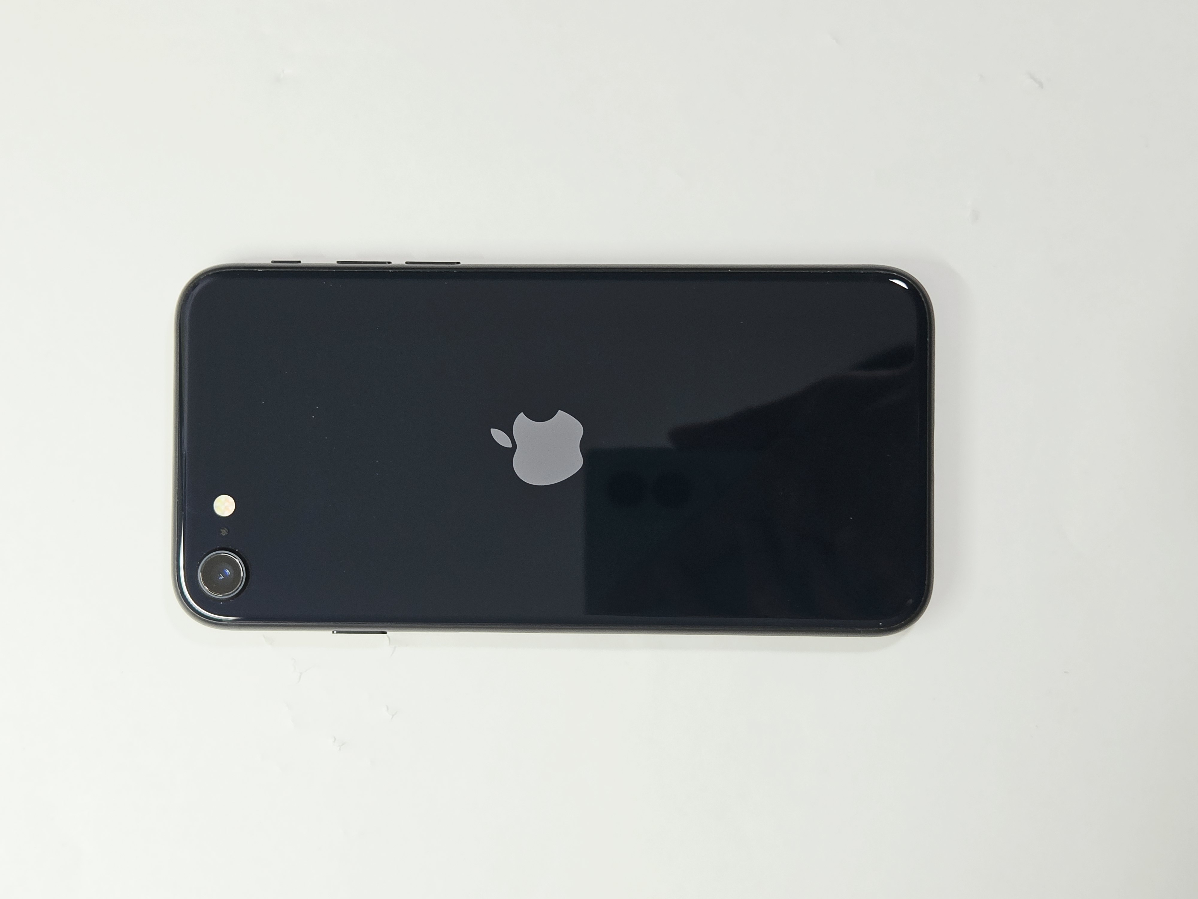 iPhone SE (2022)