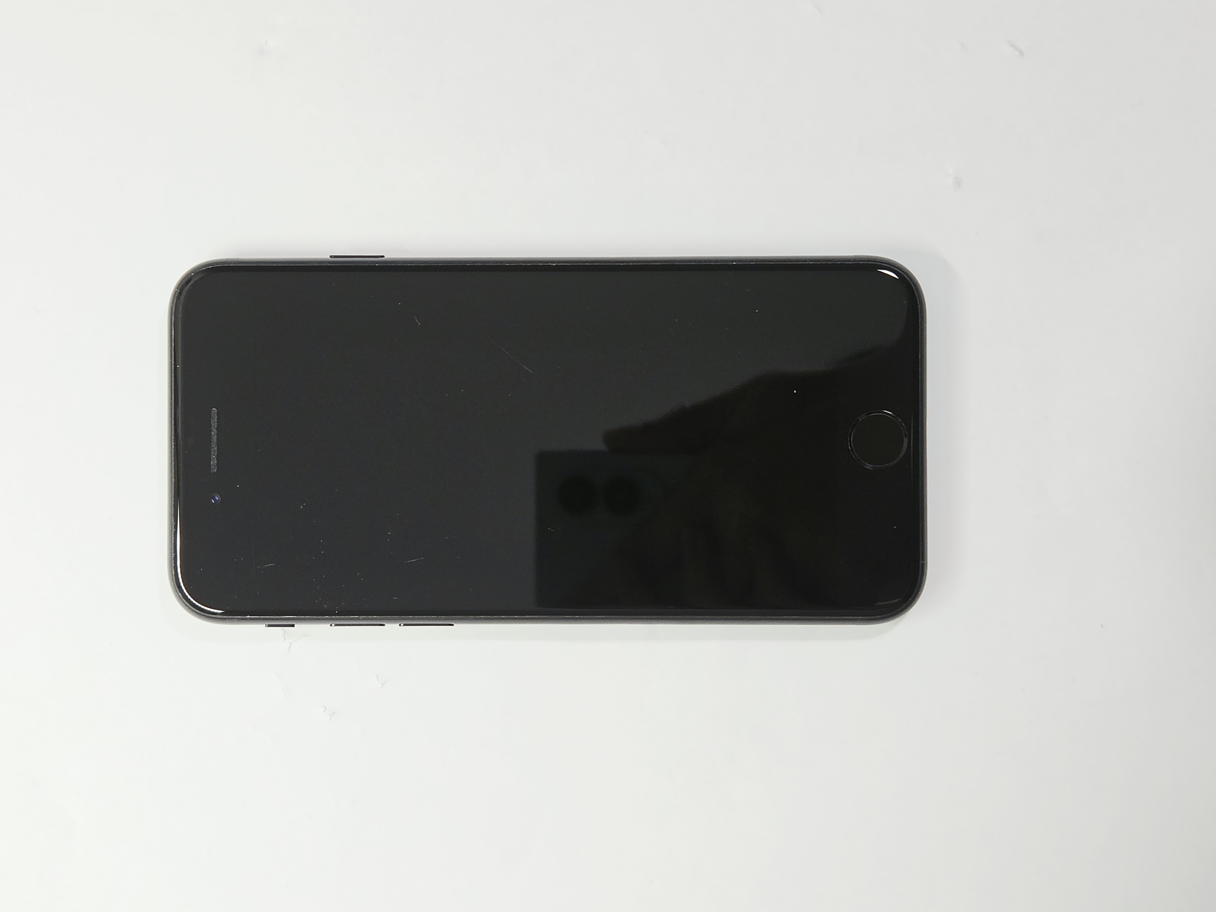 iPhone SE (2022) · Midnight · 128 GB · Used · Excellent · Battery Health: 84% — photo 4 of 4