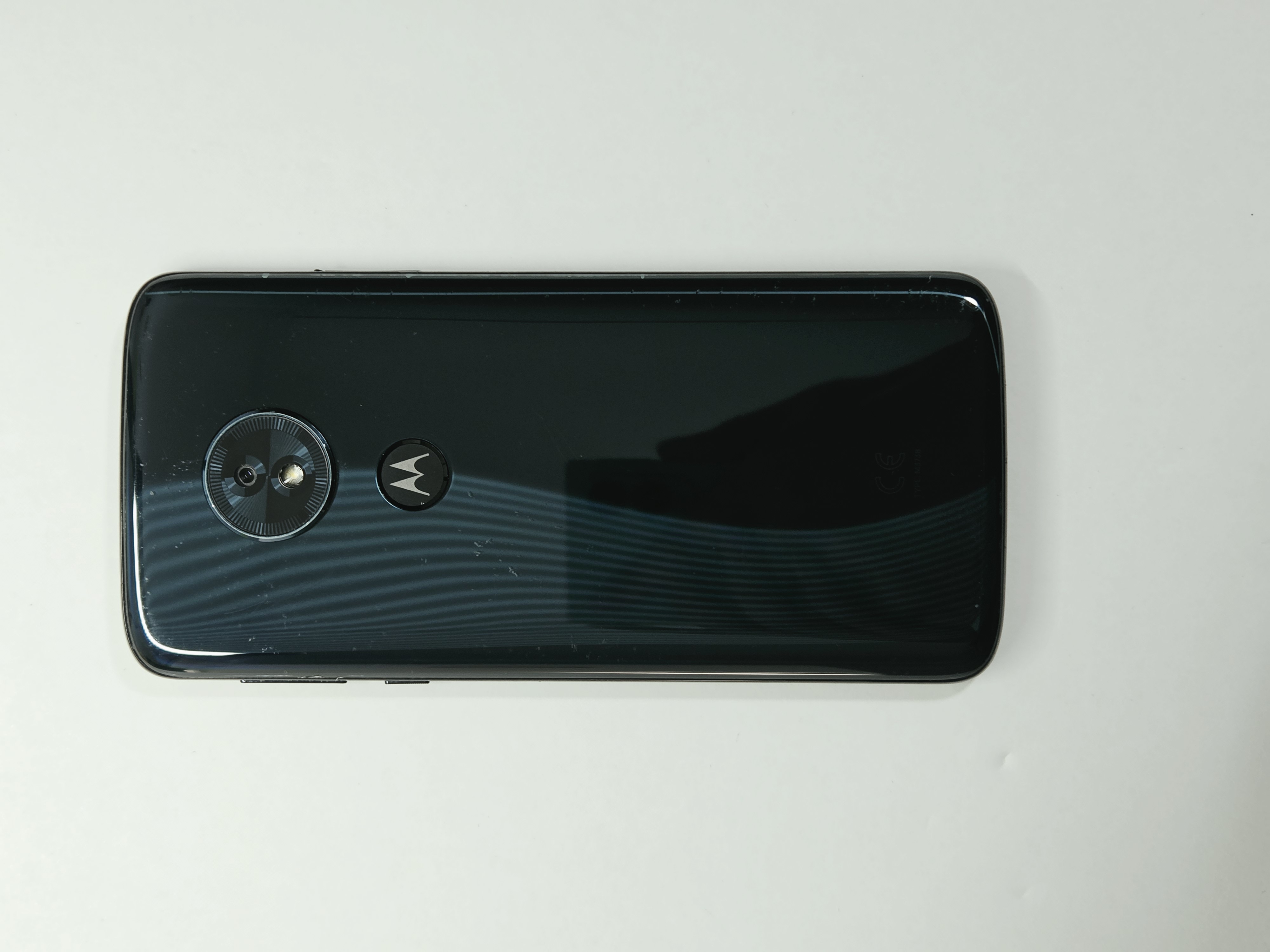 G(6) Play (2018) · Midnight · 16 GB · Used · Excellent — photo 2 of 2