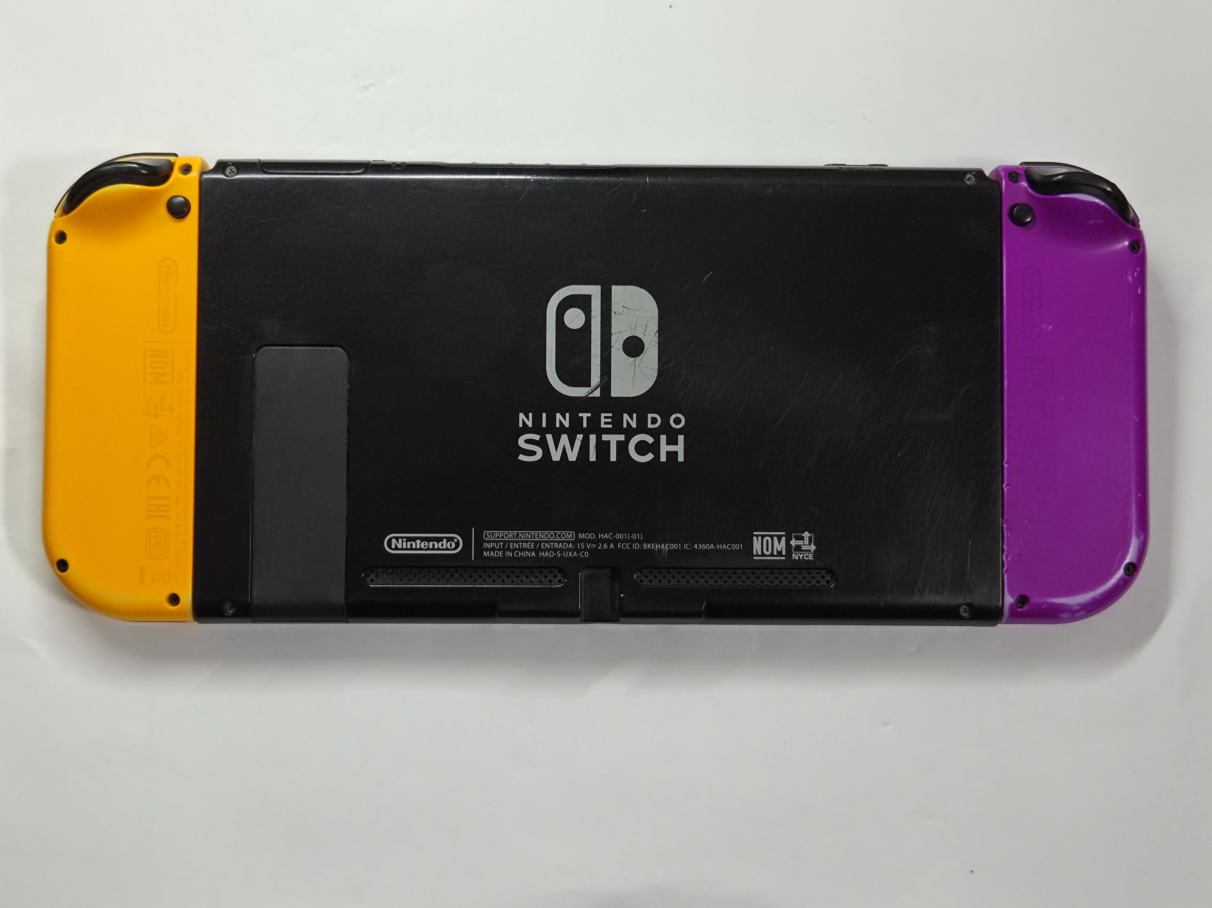 Nintendo Switch · Black · 32 GB · Used · Good — photo 2 of 3
