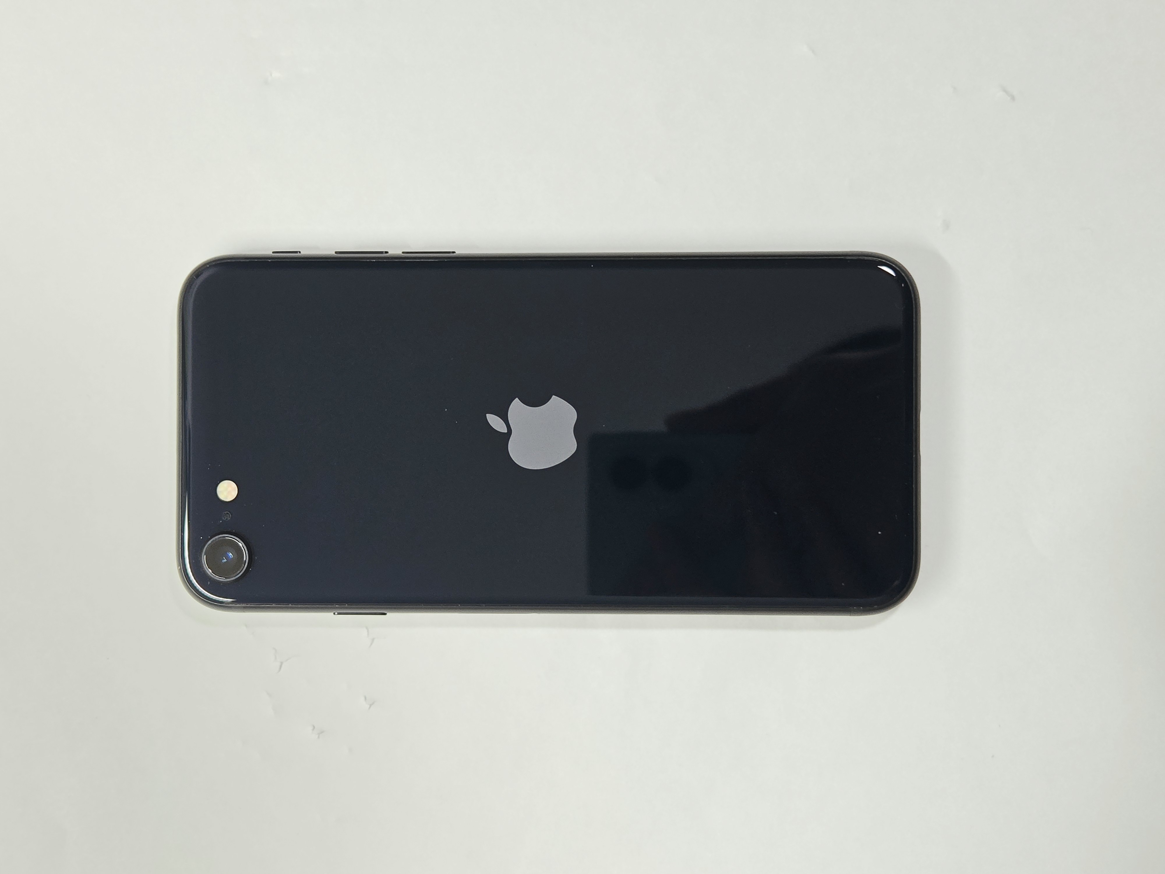 iPhone SE (2022)