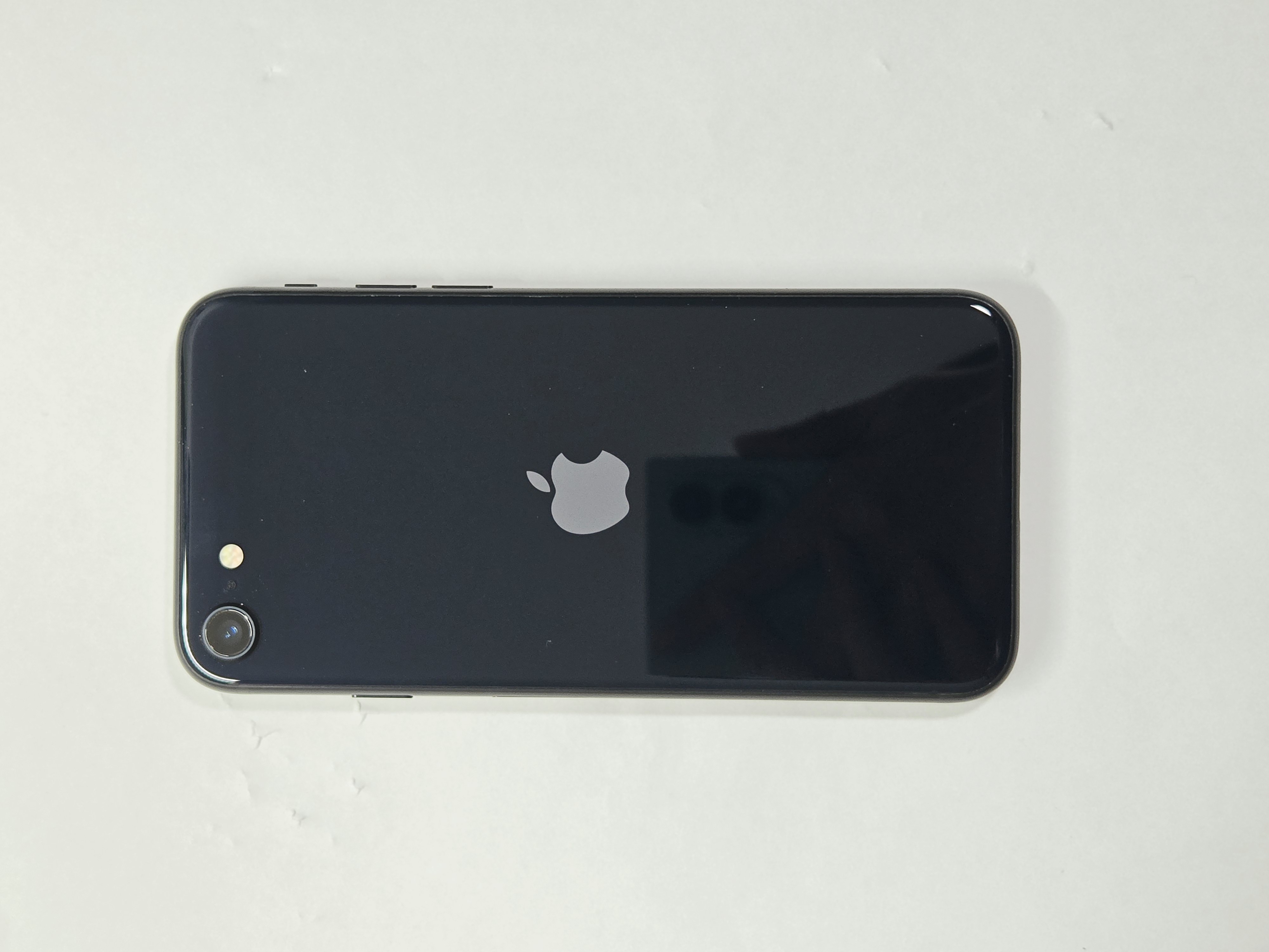 iPhone SE (2022)