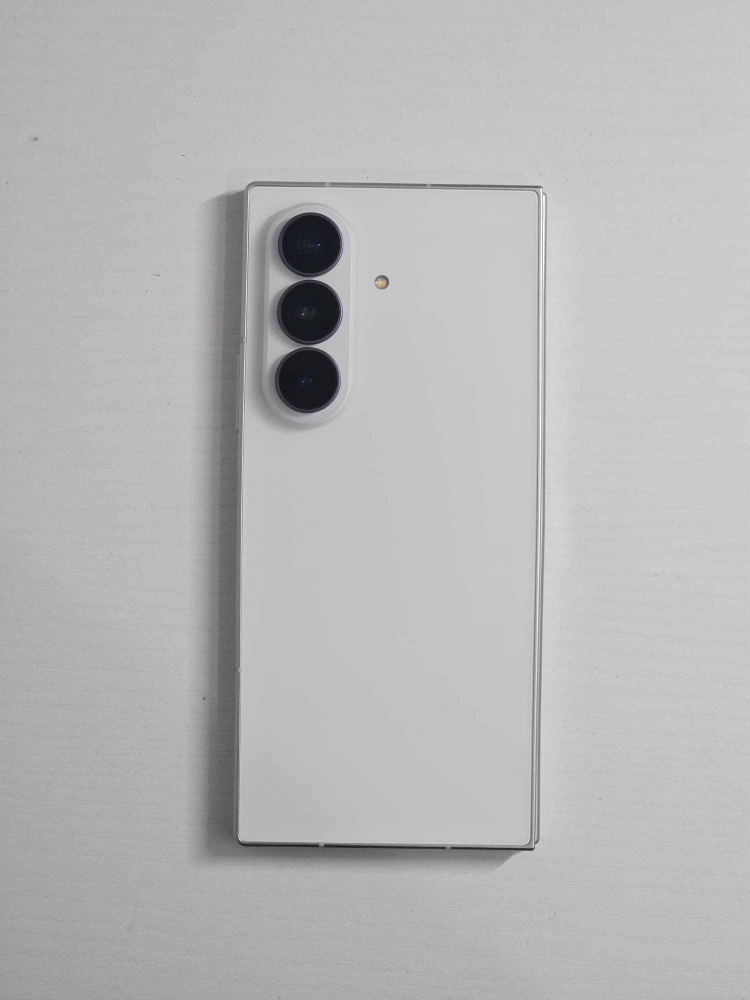 Galaxy Z Fold8 Ultra 5G · Cream · 512 GB · Used · Like New — photo 6 of 6