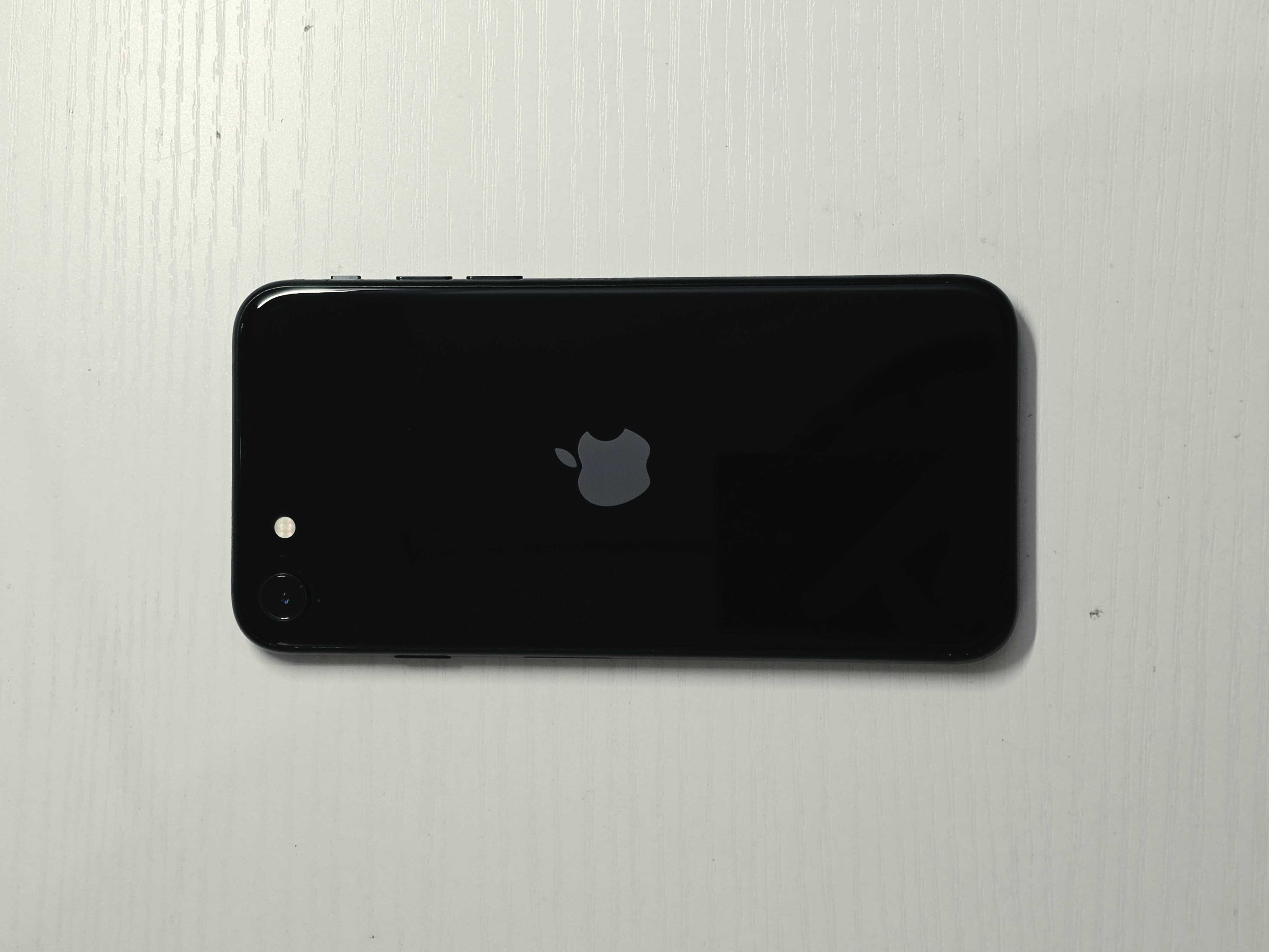 iPhone SE (2022)