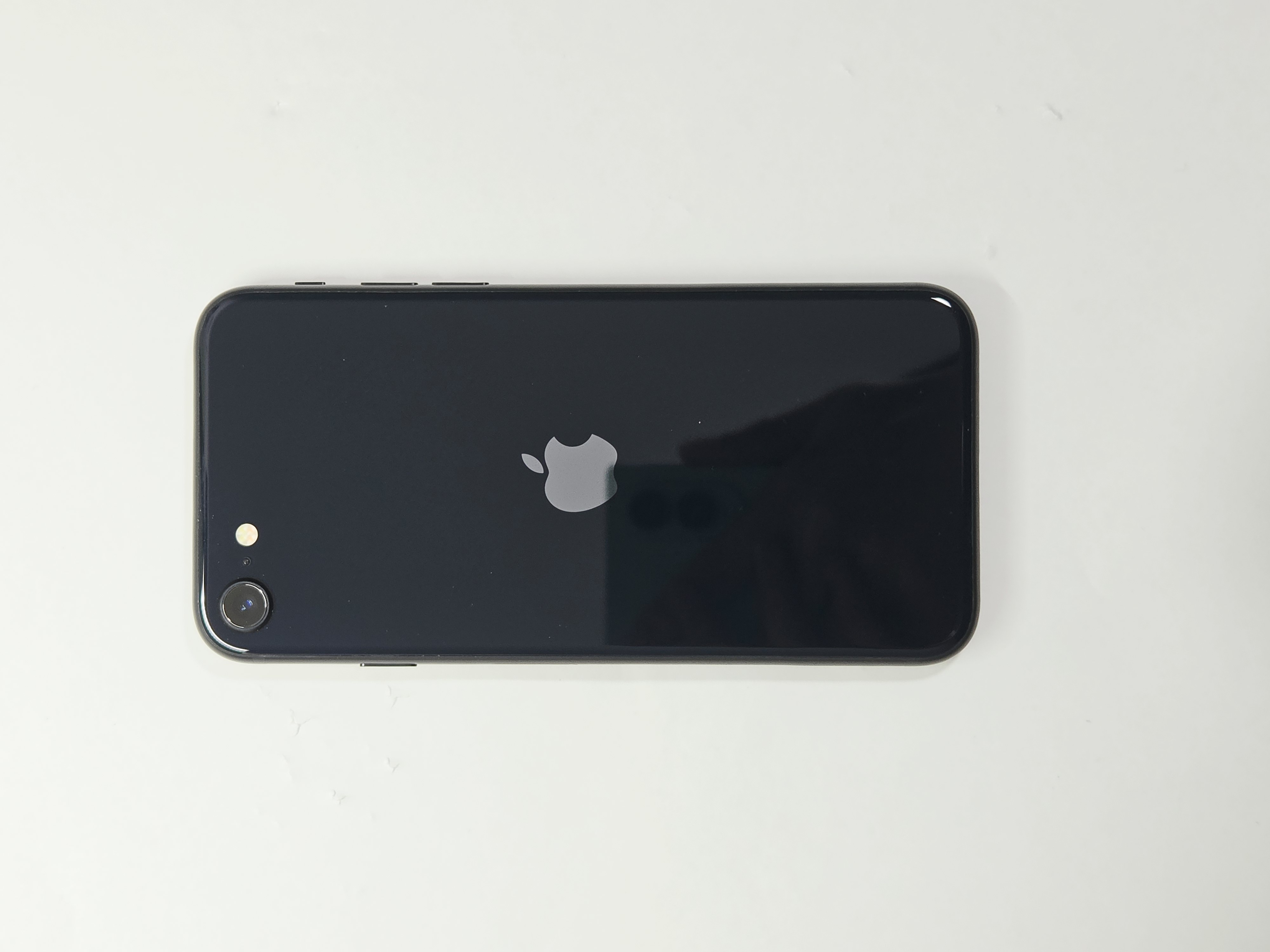 iPhone SE (2022)