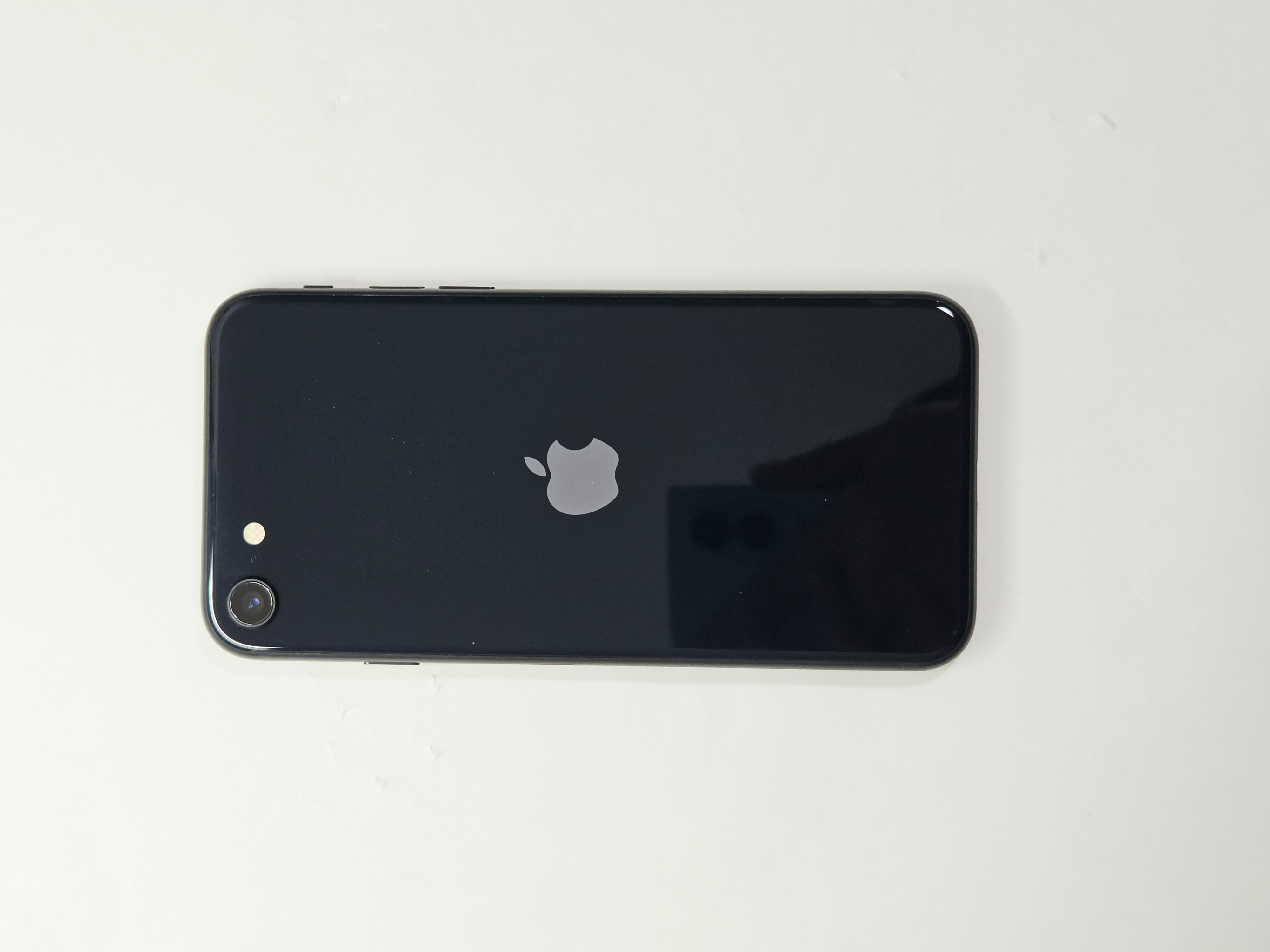 iPhone SE (2022)