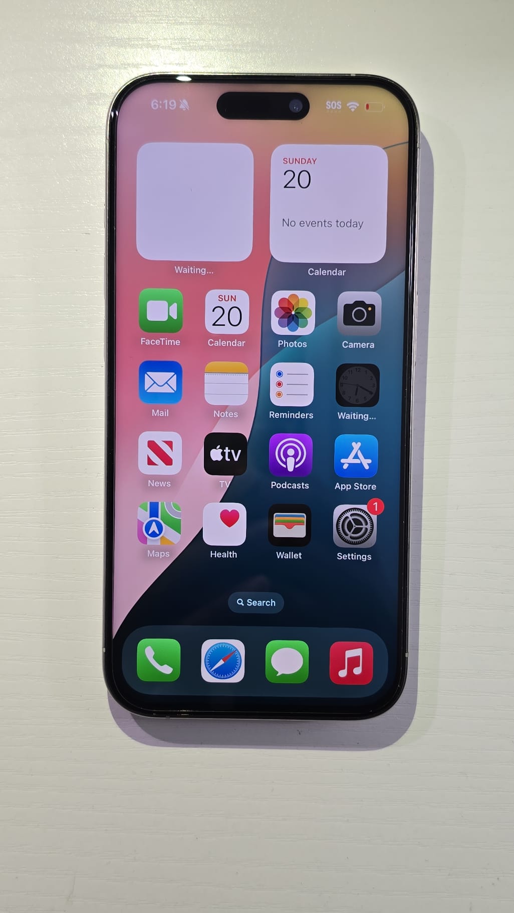 iPhone 15 Pro · White Titanium · 256GB · Used · Like New · Battery Health: 87% · Refurbished — photo 2 of 4
