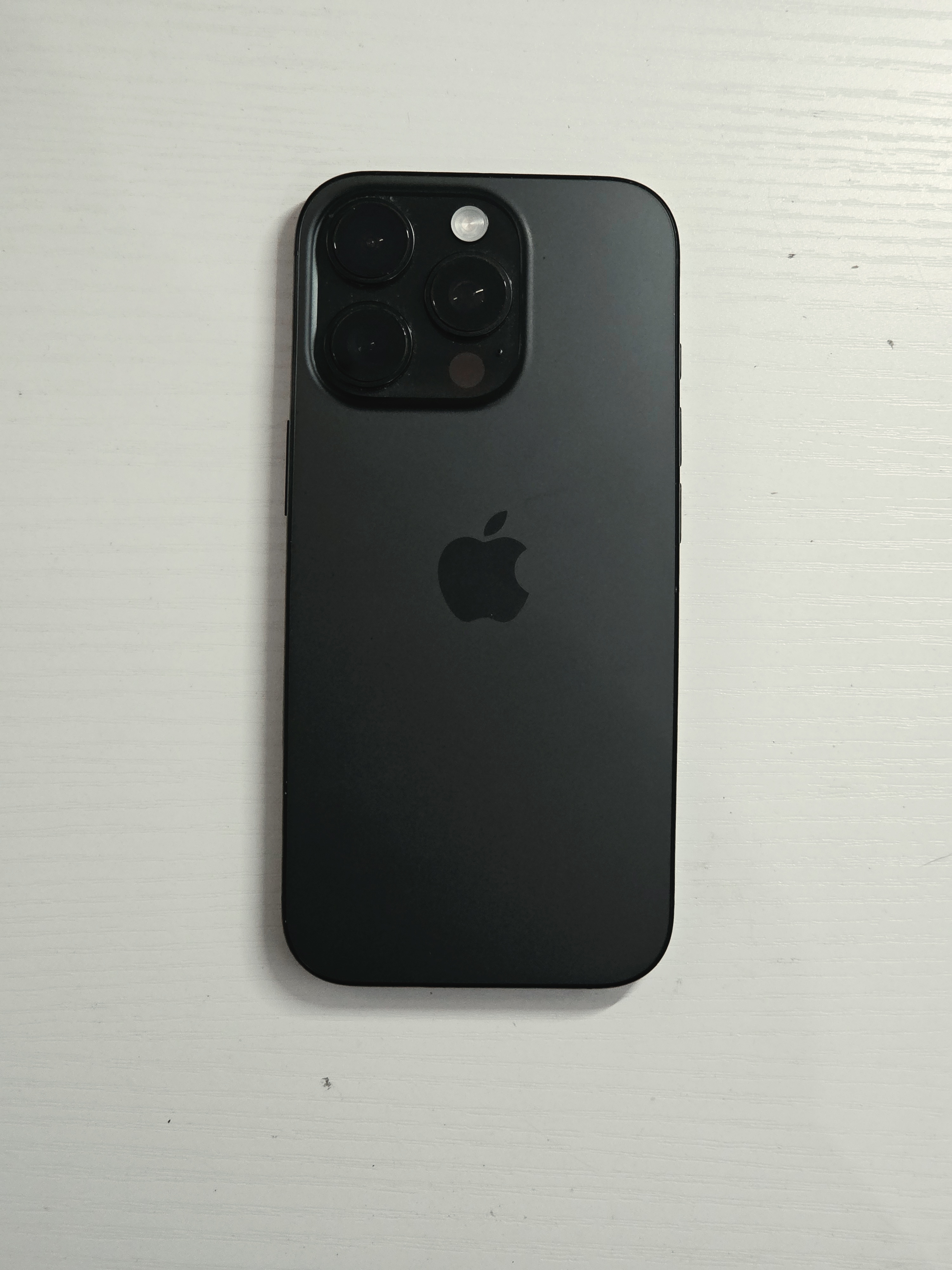 iPhone 16 Pro